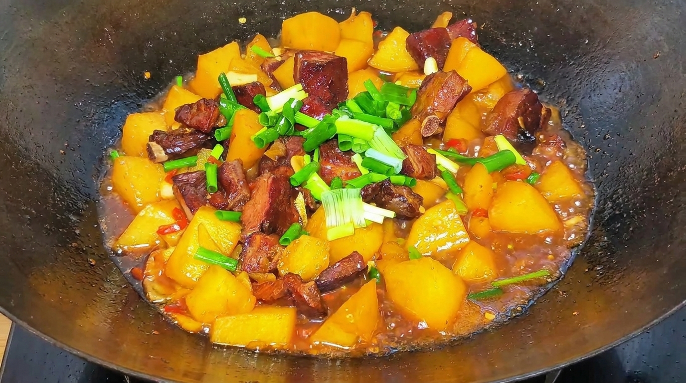 Costine di Maiale Affumicate Brasate con Patate