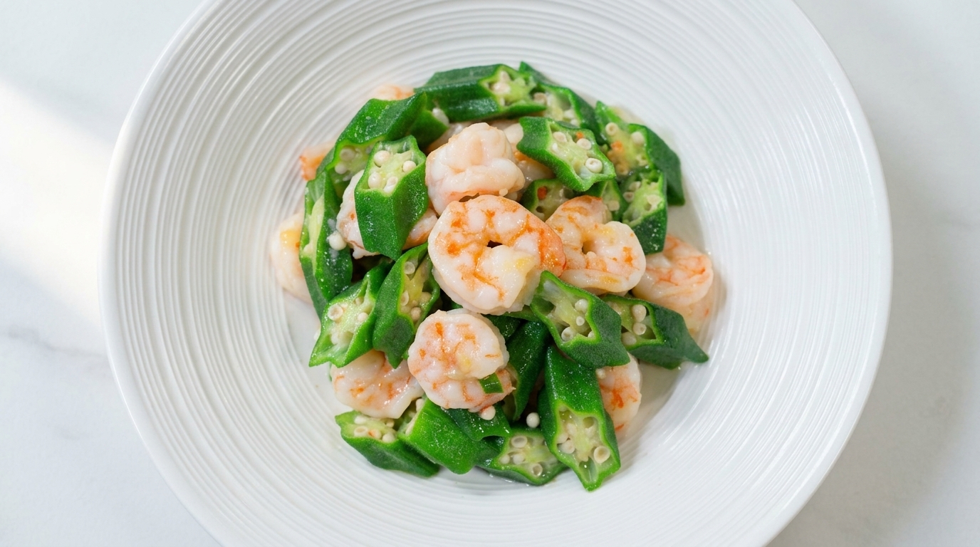 Okra e gamberi saltati all'aglio