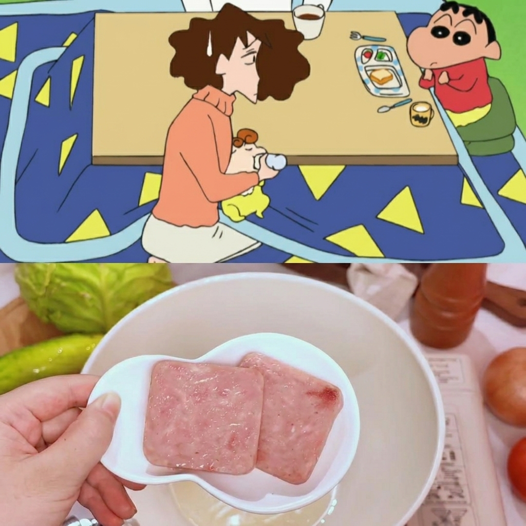 Due fette di carne in scatola che sfrigolano in una padella a fuoco basso, diventando dorate.