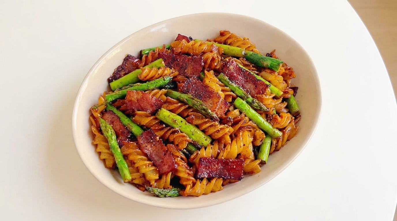 Fusilli saltati con pancetta e asparagi