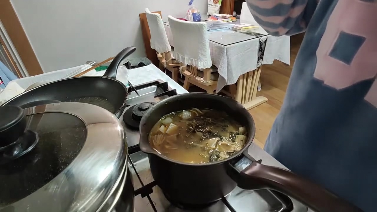 Stufato Tradizionale Coreano con Pasta di Soia (Doenjang-jjigae)