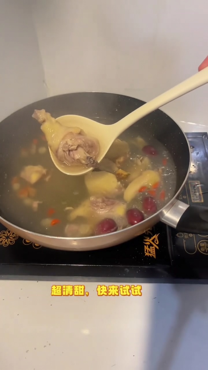 Zuppa di Pollo allo Zenzero Sabbioso