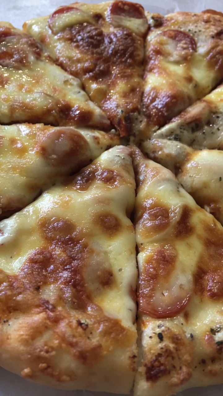 Pizza con Crema Bianca al Tartufo Nero