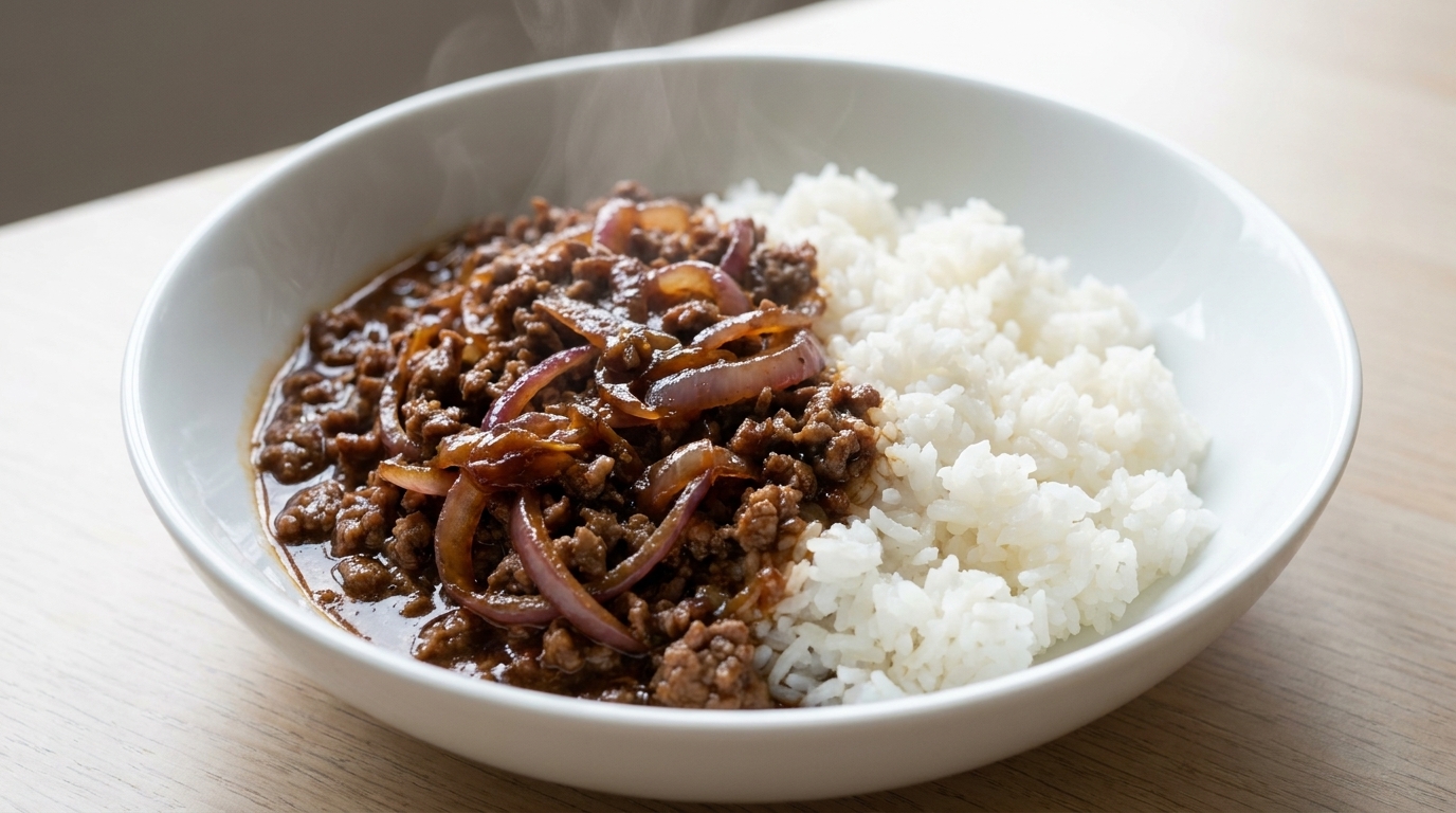 Bowl di Riso con Manzo e Cipolla