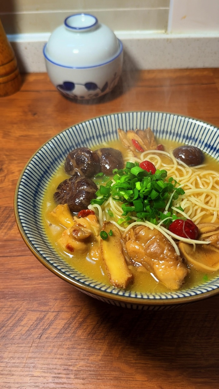 Zuppa di Pollo all'Olio di Sesamo